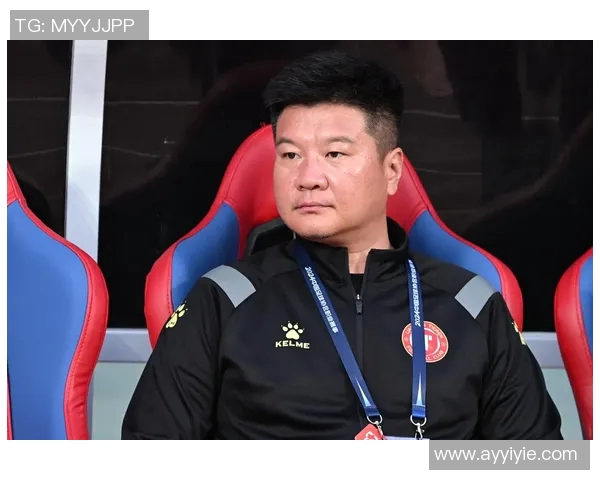 1995年足球球星风采回顾：从辉煌赛场到时代巨星的崛起与影响